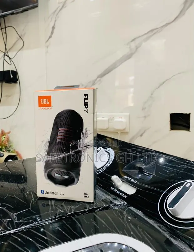 Newly Virtual JBL Flip 7 Bluetooth (Black) Speaker · Photo 1