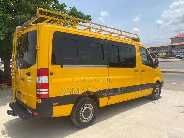 Mercedes-Benz Sprinter 2009 Yellow · Photo 1