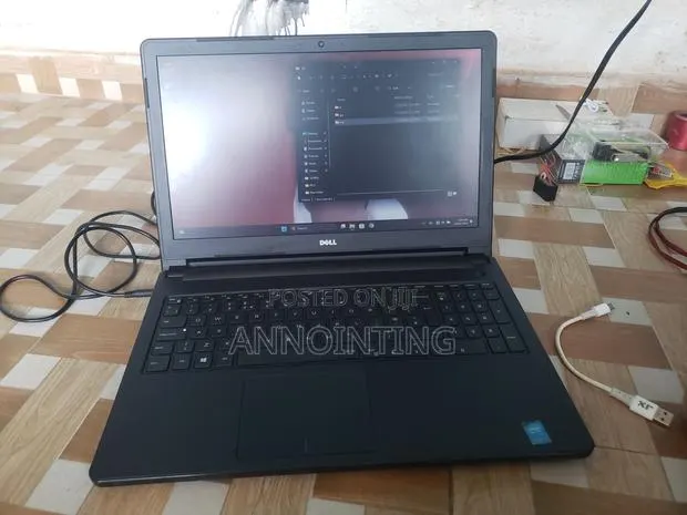 Laptop Dell Inspiron 15 12GB Intel Core i5 HDD 512GB · Photo 1