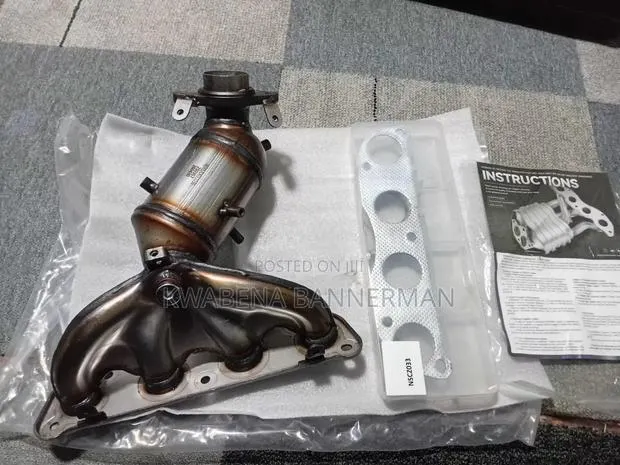 Catalytic Converter Nissan Sentra · Photo 1