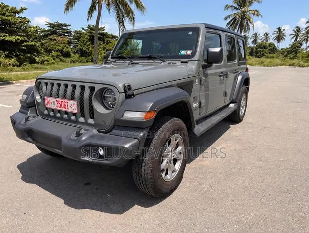 Jeep Wrangler 2021 Gray · Photo 1