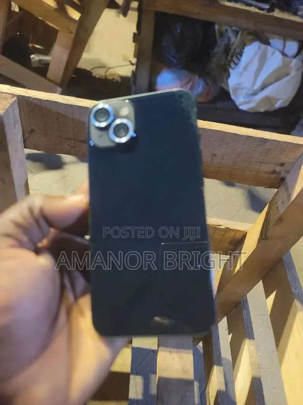 New Apple iPhone 13 128 GB · Photo 1