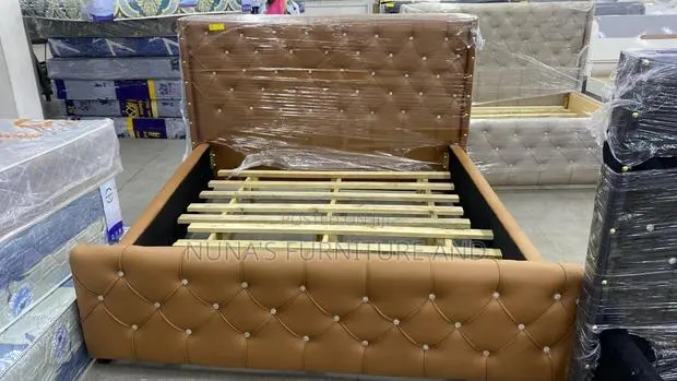 Queen Size Bed Frame · Photo 1