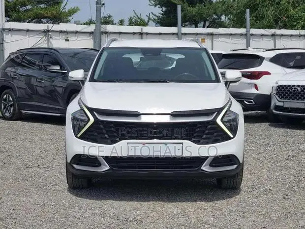 Kia Sportage 2022 White · Photo 1