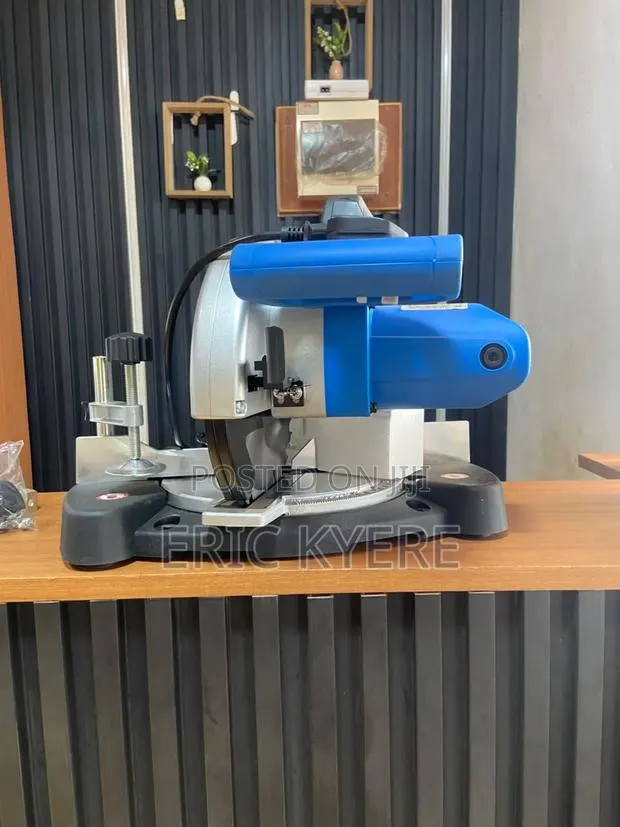 Silverline 1400W 210mm Compound Mitre Saw (262705) · Photo 1