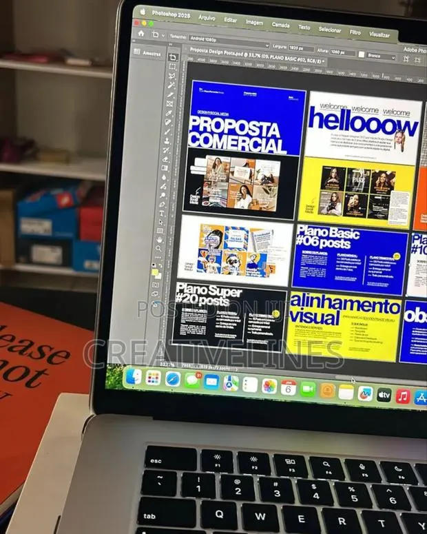 Graphic Designer · Photo 1
