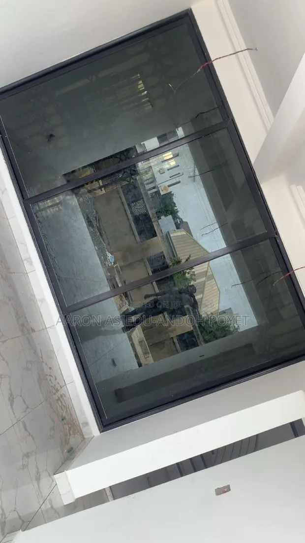 Black Frame Windows · Photo 3