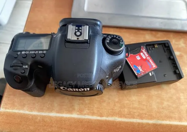Canon Camera · Photo 2
