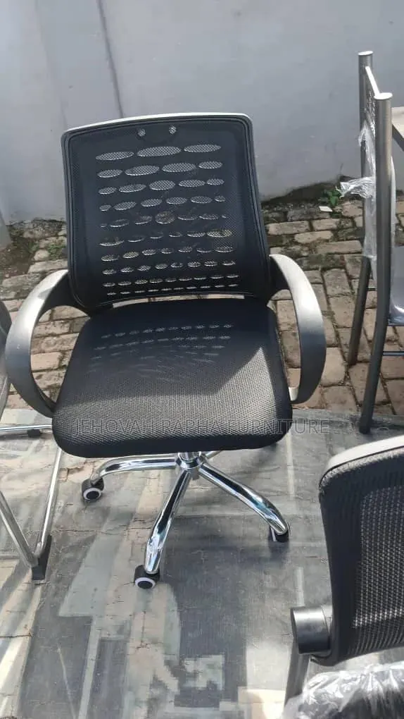 Office Swivel Chair · Photo 1