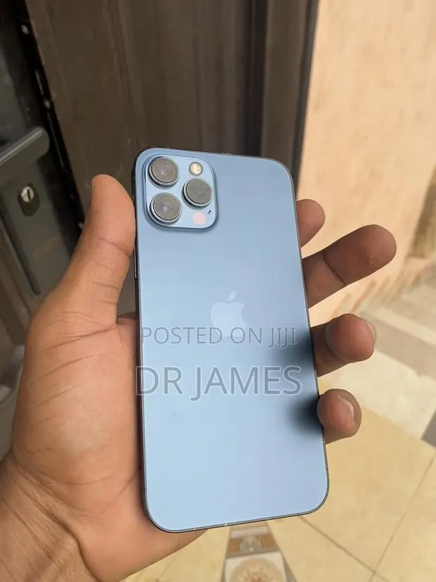 Apple iPhone 12 Pro Max 128 GB Blue · Photo 1