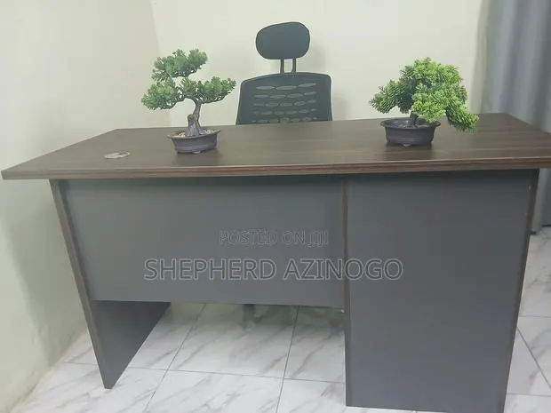Office Desk and Swivel Chair for Sale · Photo 1