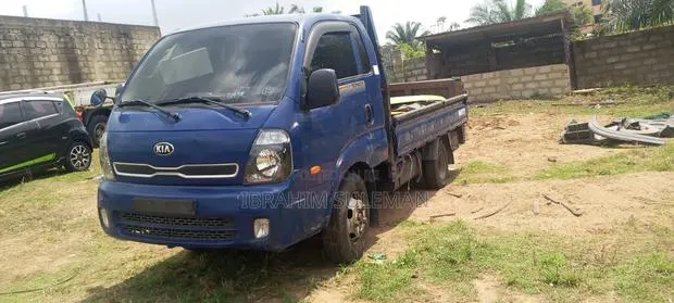 Truck and Trailer · Photo 1