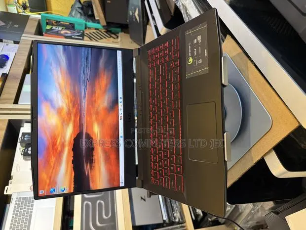 Laptop MSI Cyborg 15 16GB AMD Ryzen 5 SSD 512GB · Photo 1