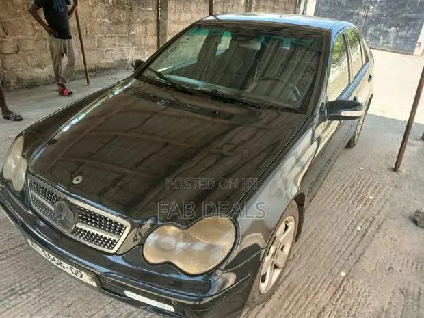 Mercedes-Benz C200 2008 · Photo 1