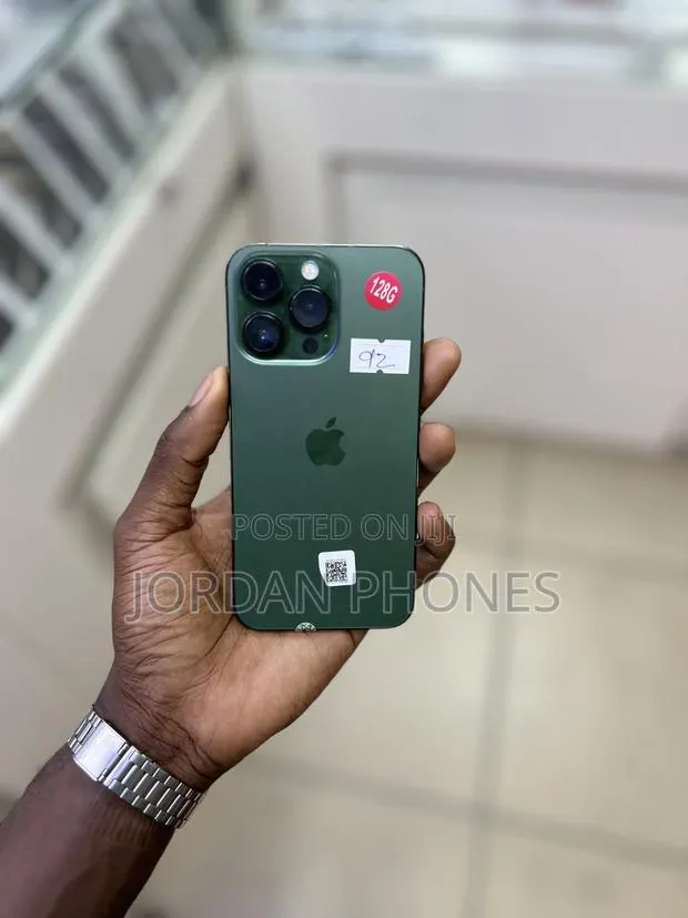 Apple iPhone 13 Pro 128 GB Green · Photo 1