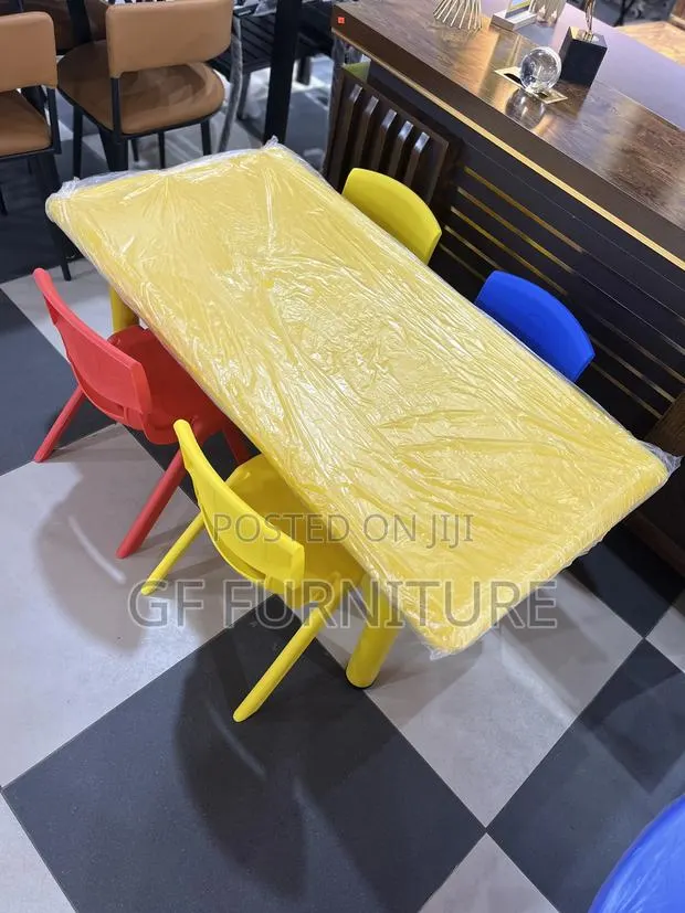 Adjustable Kids' Activity Table Set(4 Chairs) · Photo 4