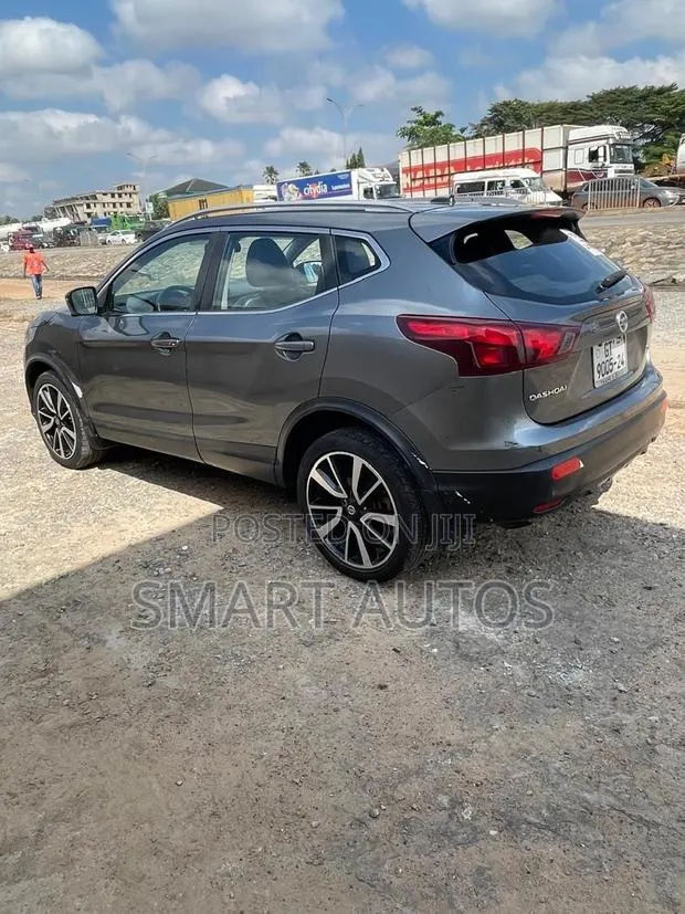 Nissan Qashqai 2018 Gray · Photo 1