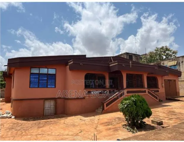 Furnished 6bdrm House in Kumasi Metropolitan for sale · Photo 1
