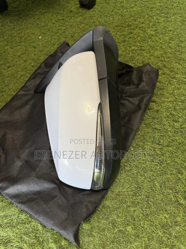 Toyota Tacoma Driving Mirror 2016 2017 2018 2019 2020 2021 2022 · Photo 1