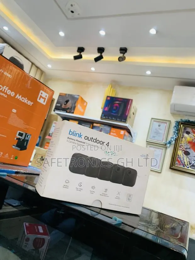 Sealed Blink Outdoor 4 - Wireless Smart Security Camera, Battery Life · Photo 1
