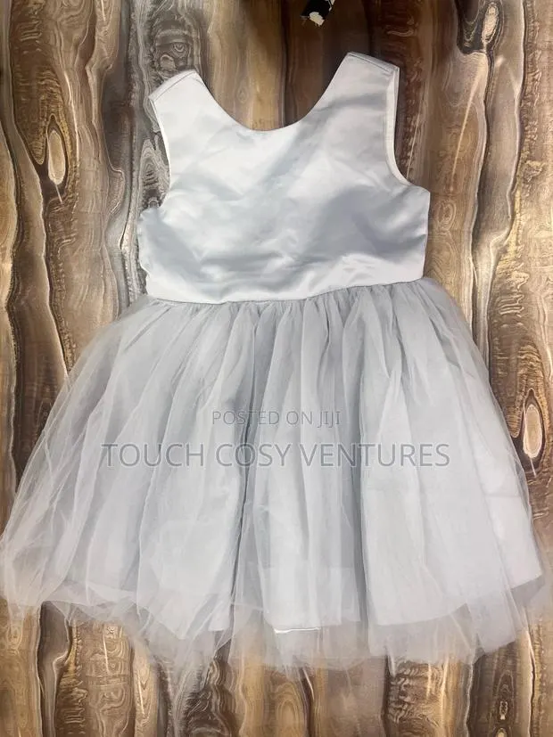 Elegant Luxury Princess Dress 01 · Photo 1