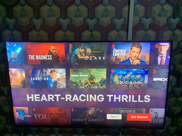 SAMSUNG 55 Inch Ultra HD Smart TV · Photo 1