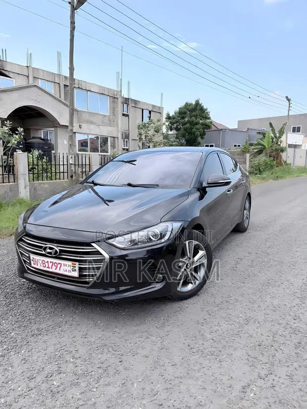 Hyundai Avante 2015 Black · Photo 1