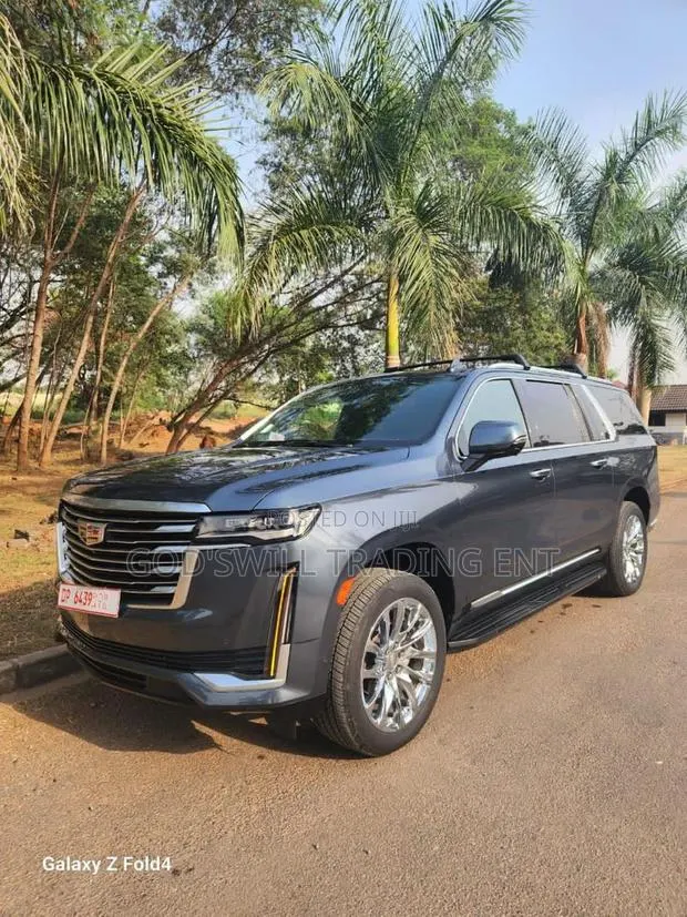 Cadillac Escalade 2021 · Photo 1