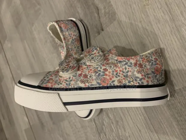 Kids Unisex Wholesale Sneakers · Photo 4