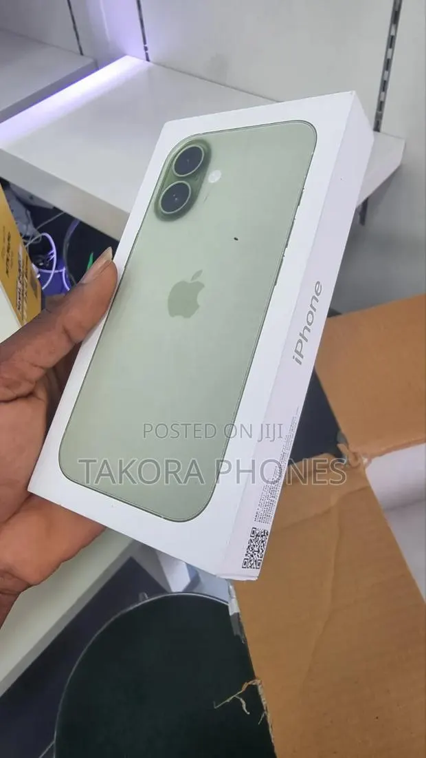 New Apple iPhone 17 256 GB Green · Photo 1