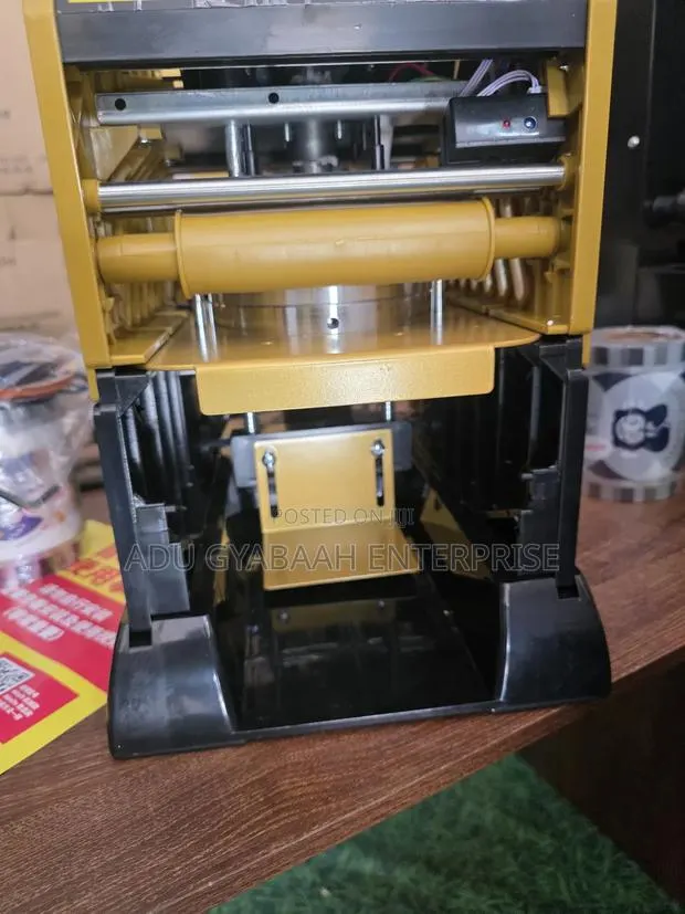 Semi-Automatic Cup Sealing Machine · Photo 7