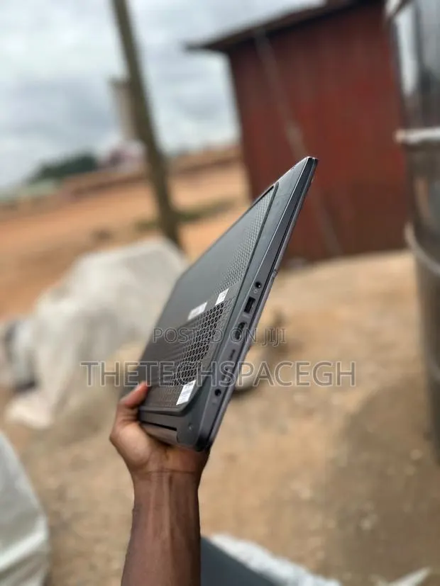 Laptop HP ZBook Studio G3 8GB Intel Core i7 SSD 256GB · Photo 1