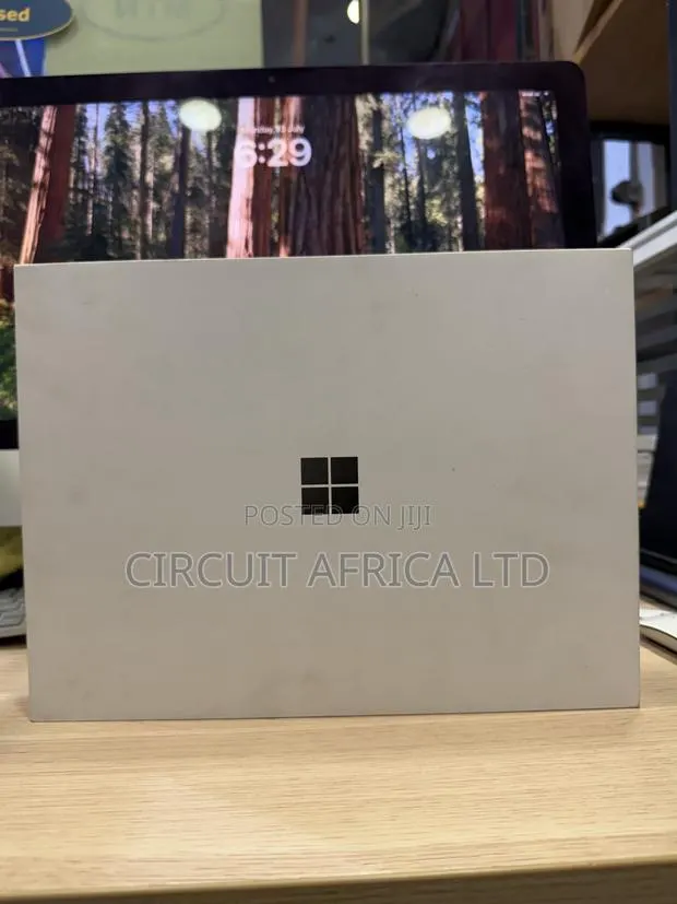 New Microsoft Surface Pro 11th Edition, a Copilot+ PC 16GB SSD 512GB · Photo 1