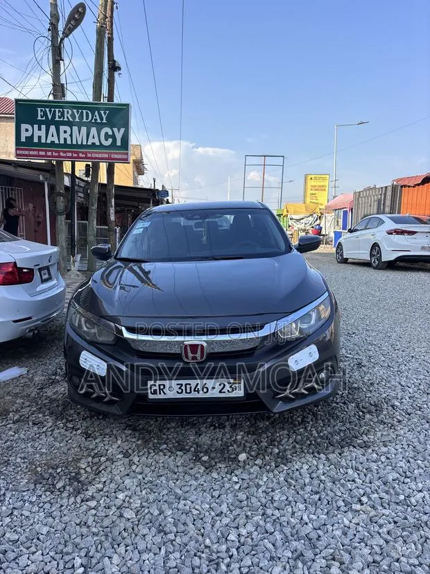 Honda Civic 2018 Gray · Photo 1
