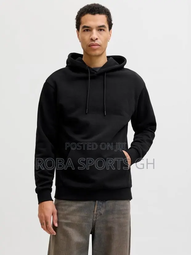 Plain Pocketed Hoodies · Photo 1