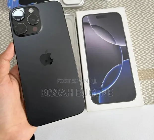 Apple iPhone 16 Pro Max 256 GB Black · Photo 1