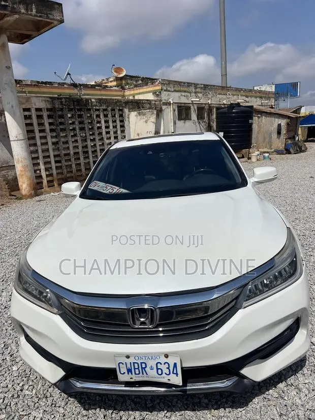 Honda Accord 2017 White · Photo 1