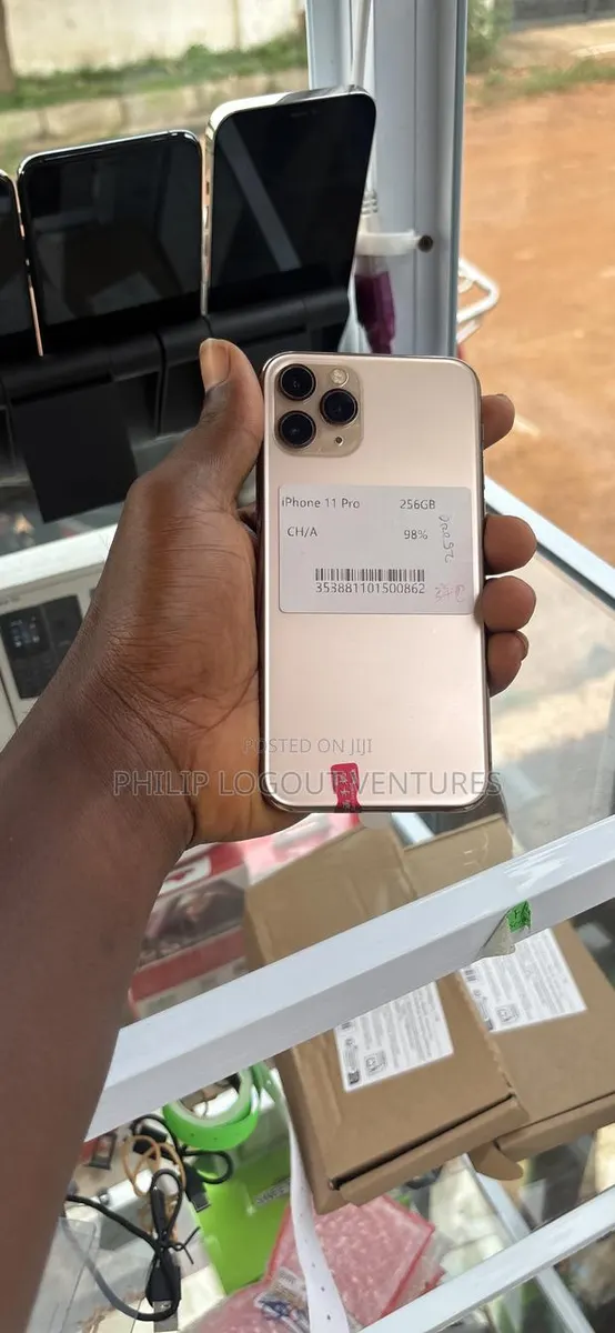 Apple iPhone 11 Pro 256 GB Rose Gold · Photo 1