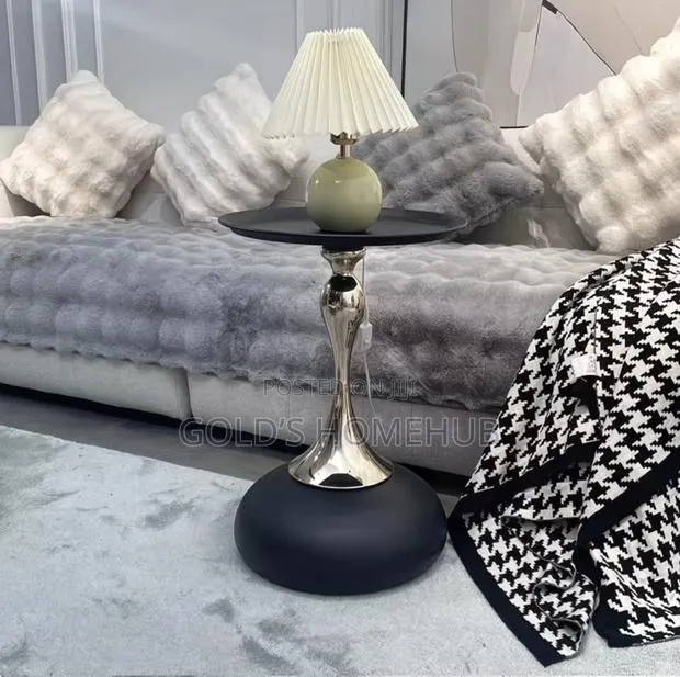 European Side Table,living Room,coffee Table Aesthetically Pleasing · Photo 1