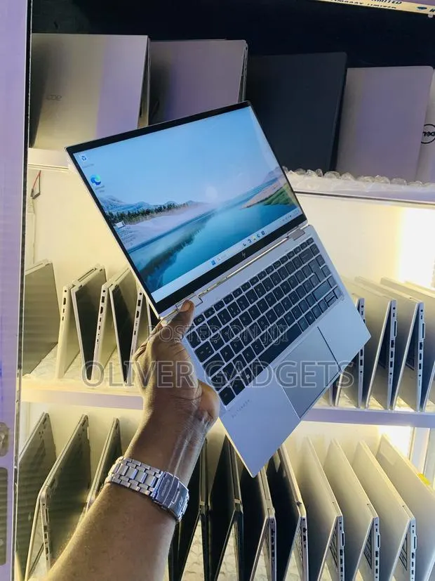 Laptop HP EliteBook 1040 G8 32GB Intel Core i7 SSD 512GB · Photo 1