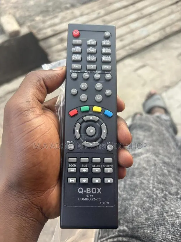 Q-Box Combo Decoder S2+T2 Remote Control · Photo 1