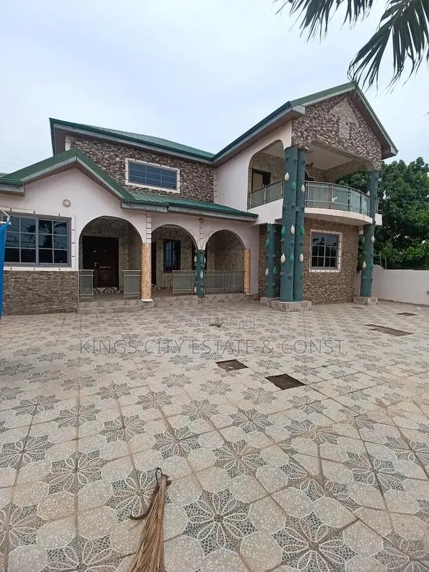 7bdrm House in Acp-Estate, Kwabenya for sale · Photo 1