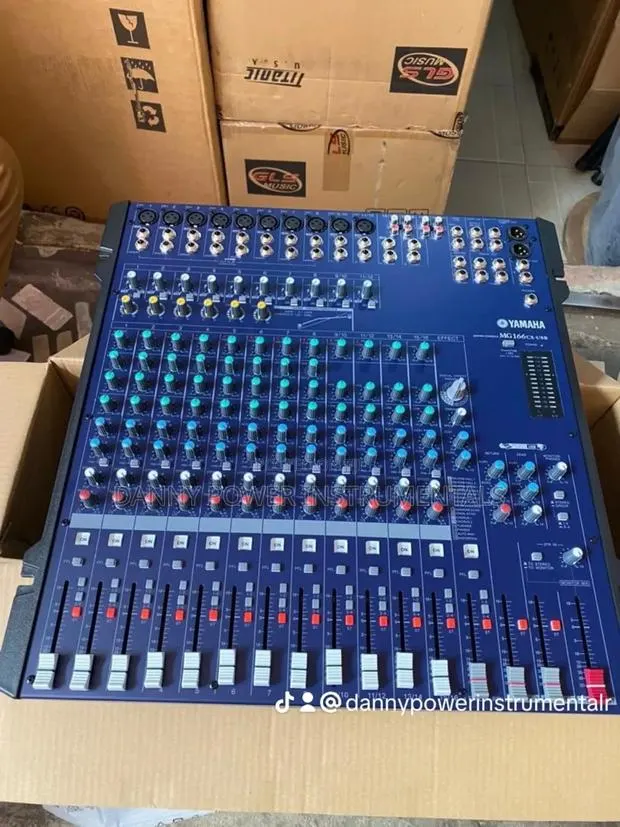 Yamaha Mg16 Mixer Board · Photo 1