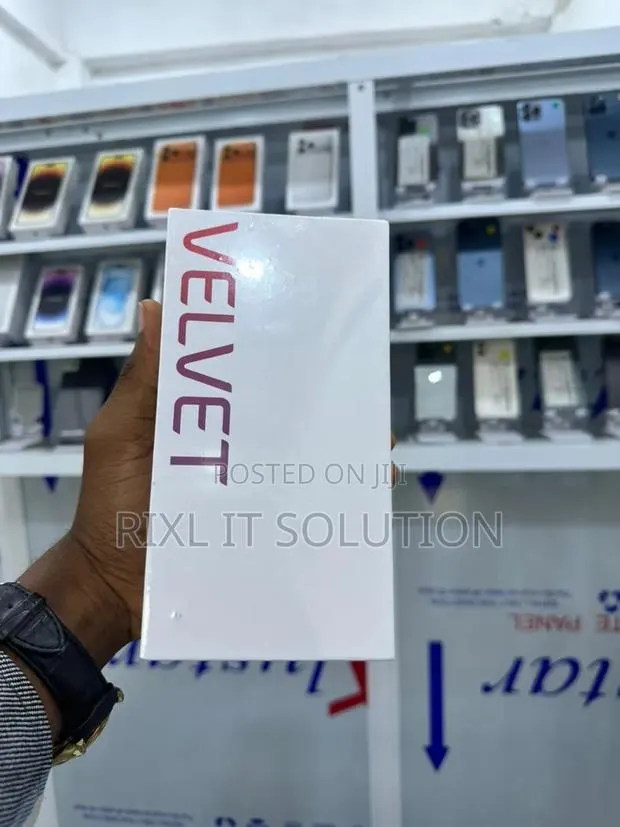 New LG Velvet 5G 128 GB Black · Photo 1