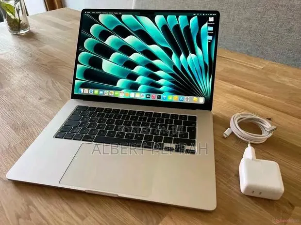 Laptop Apple MacBook Air 2023 M2 8GB Apple M2 SSD 256GB · Photo 1