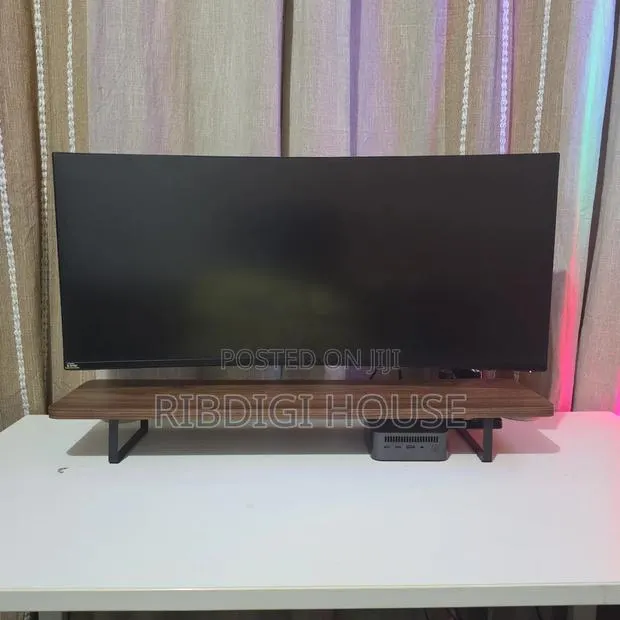 Alienware 34.1” Curved Gaming Monitor · Photo 2