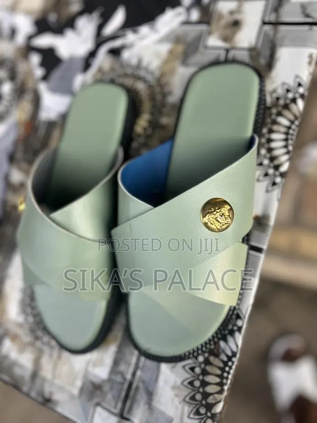 Light Green Leather Slippers · Photo 1