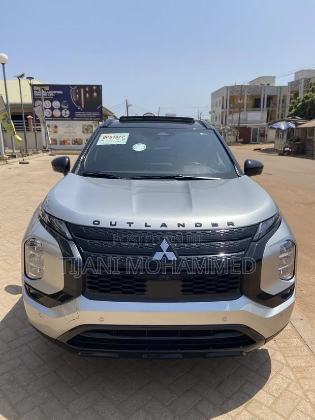 Mitsubishi Outlander SEL 2024 Gray · Photo 1