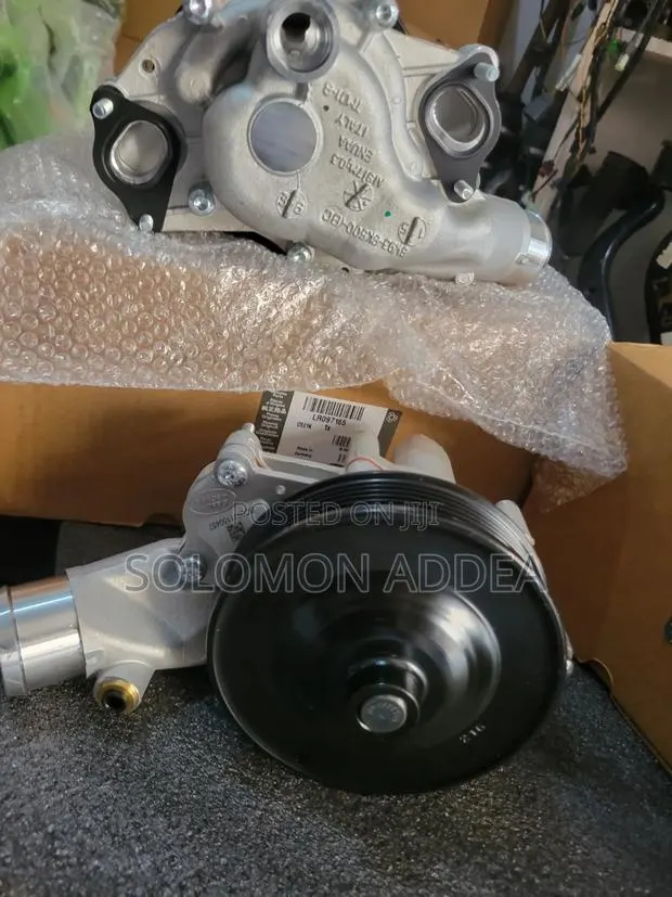 WATER PUMP for Land Rover LR4 Sport Range Rover Jaguar 3.0/5.0l · Photo 1