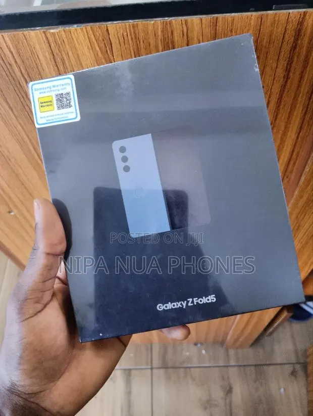 New Samsung Galaxy Z Fold 5 256 GB Blue · Photo 1